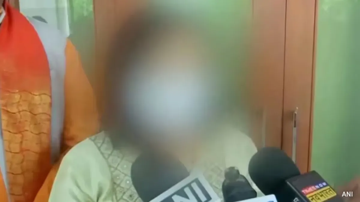 “மதம் மாறலைன்னா வேலையை விட்டு தூக்கிடுவோம்..” விப்ரோவில் பெண் ஐடி ஊழியருக்கு மிரட்டல்! என்ன நடந்தது