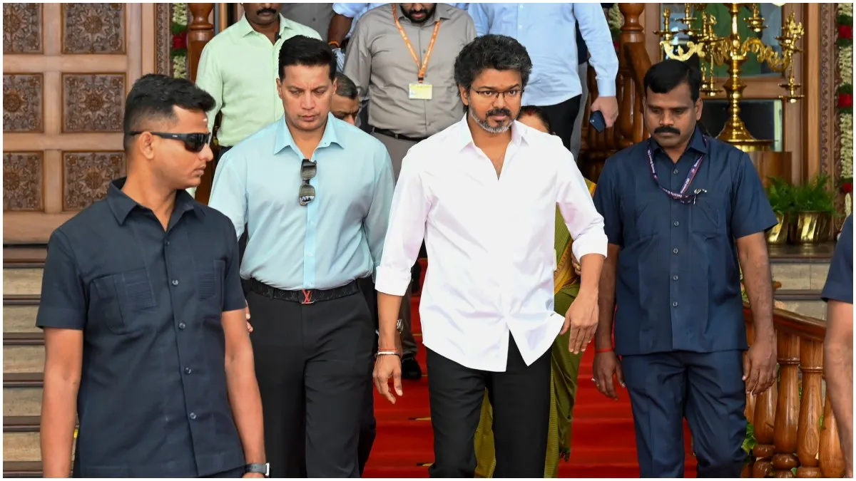 பனையூரில் மெகா சம்பவம் ரெடி.. முதல்வர் விஜய்யின் பிறந்தநாளில் தவெகவில் இணையும் மாஜி அமைச்சர்கள்!